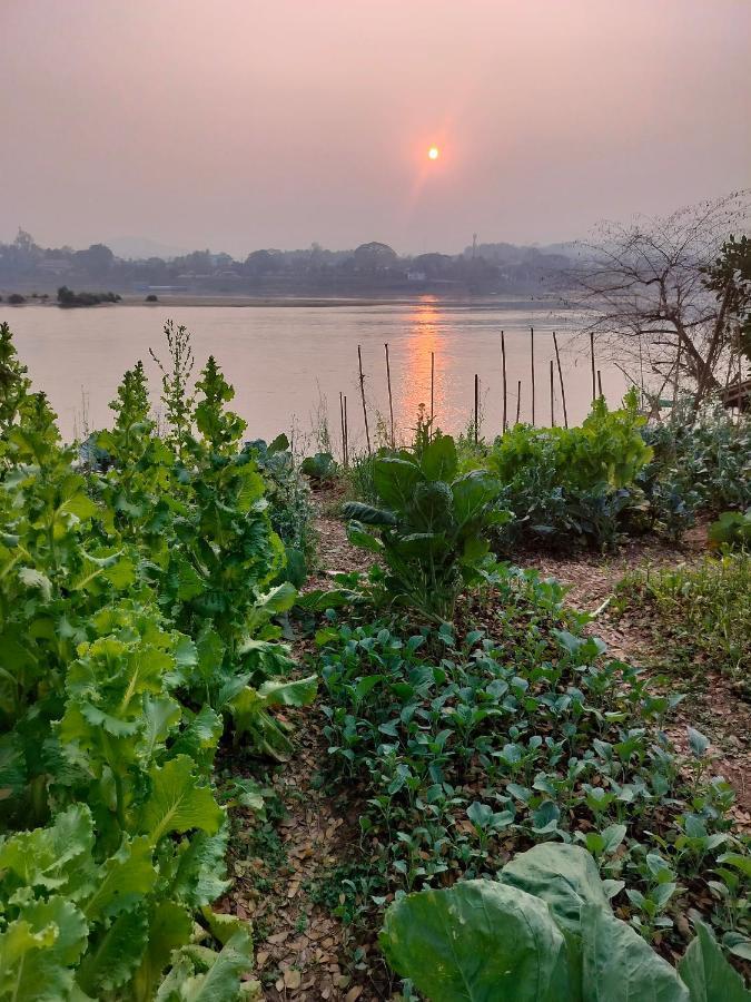 Somewhere Over The River Ban Houayxay Buitenkant foto